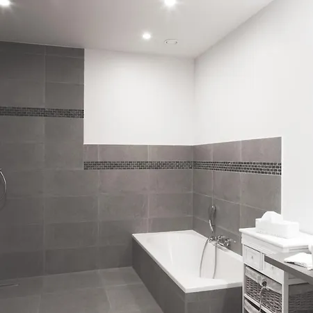 Nieuwhof فندق مبيت وإفطار 4*